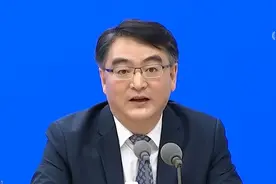 哪些老年人是接种新冠疫苗的禁忌人群？官方回应来了|共同关注视频封面