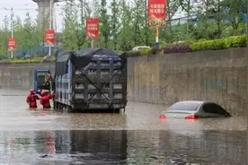 卡车被淹的卡友请注意！防范损失扩大，这样维修最靠谱、最省钱视频封面