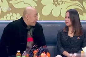 小品：宋晓峰KTV偶遇前女友丫蛋，哭诉女友堕落了，陪个秃子唱歌视频封面