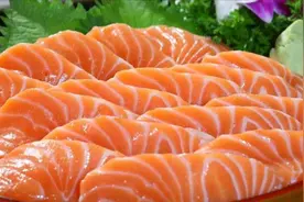 专家解读：三文鱼到底还能不能吃？视频封面