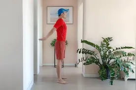 经常踮踮脚，心肺会更好，每天踮脚夹脊80下，打通督脉，血液畅通视频封面