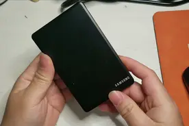 朋友160G的移动硬盘，USB口掉了，看看大叔拆开发现了什么