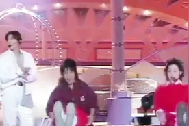 铁肺！王菲叶倩文做仰卧起坐唱rap，全程不带大喘气视频封面