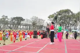 500人共跳广场舞的场面见过吗？云裳老师领舞云粉齐跳《祖国好》视频封面