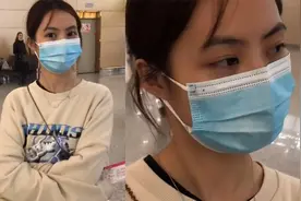 异地重聚女友气得翻白眼，反复扭头躲闪不愿直视，男友反应太暖视频封面