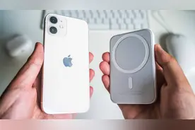 苹果原装Magsafe无线充电宝评测：iPhone12mini的救星来了？视频封面