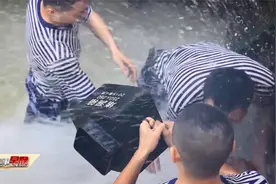 舰艇漏水如何处置？记者带您感受水中“生死时速”