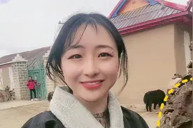 藏区牛粪多宝贵？藏族人把牛粪贴墙做装饰，这都有什么寓意？