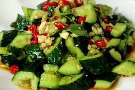 饭店的凉拌黄瓜为什么那么好吃？原来有窍门的，大厨详细讲解做法