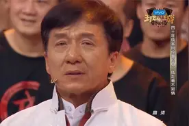 一声大哥！成龙老泪纵横，40年“成家班”全是出生入死兄弟丨王牌视频封面