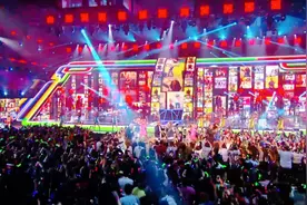 90年代席卷全球的西语舞曲《Macarena玛卡雷娜》超清现场版