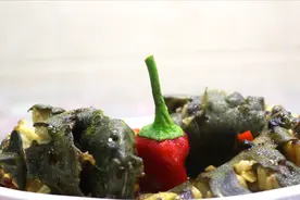 光头华今日分享一道：盘龙塘蒸塞鱼；口感似乎白鳝一样浓郁