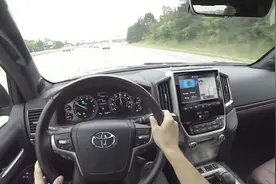 美国版本的丰田兰德酷路泽，看看与国内的有神不同