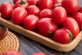 买圣女果，选圆的还是尖的？果农：教你3招，个个酸甜多汁又新鲜