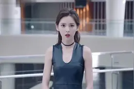 同样撞衫，美女一出场看呆小伙，这身材太引人注目！爆笑撞衫视频封面