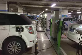 电动汽车用慢充桩充电，充完电不拔枪会自动断电吗？搞清楚不吃亏