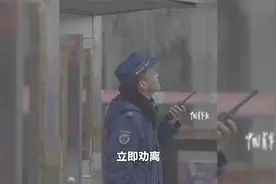 恋爱长跑十年，消防员女朋友无人机喊话催领证！视频封面