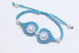 手链应该这样编，教你学习如何编织珍珠手链（步骤2-1）视频封面