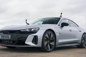 价值百万的电动车比直线加速跟刹车距离，排名垫底的不是特斯拉？