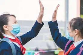 河南两地中小学暑假时间已定，期间严禁办班补课9月1日正式上课视频封面