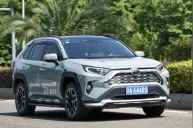 2.0L荣放评测：动力一般内饰糙，为何能持续畅销？