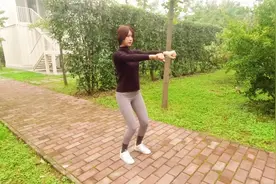 瘦大腿：不跑不跳，每天做100个，拜拜肉没有了，腿细了