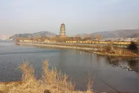 连云港的大圣湖，旁边是阿育王塔！视频封面