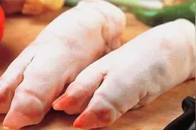 买猪蹄时，“前蹄”和“后蹄”哪个好？别被忽悠，买错难吃还费钱视频封面