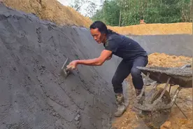 宗先生鱼塘漏水，只能晒干重新铺上混凝土，山村农场田园生活视频封面