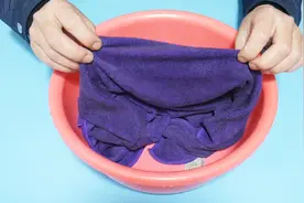 房间里为什么要挂一条毛巾？早点知道就好了，记得告诉家里人视频封面