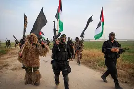 伊朗不再孤军奋战，又一盟友加入反美阵营，局势已开始一边倒视频封面