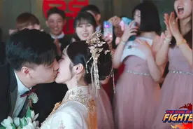 拳皇导师小孩结婚啦，以往年少成名如今迎娶仙侣，妥妥人生赢家