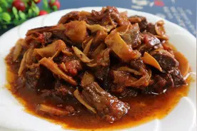 炖牛腩？试试一个客家风味做法，不加一滴水，出锅软糯好吃又入味