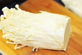 这样保存金针菇，放10天都新鲜不变色，很多饭店都在用