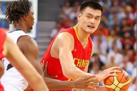 2008年北京奥运会「男篮小组赛  中国70-101美国」全场回放