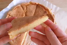 红遍全网的脆皮年糕这么简单，搅一搅拌一拌，好吃到渣儿都不放过