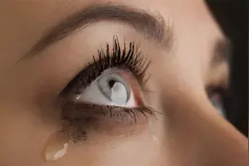 不想哭，却总是泪流不止？可能和这5种疾病有关，别大意！