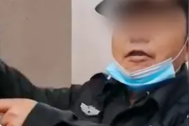 “交100罚款就让放”陕西一高校保安拒家长存物，校方:已责令处理视频封面