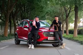 【七哥撩车】年轻小伙手拿5万想买高配好车，看七哥如何机智应对