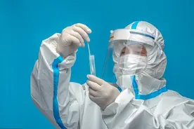 全国疫情防控形势持续向好，多地取消查验核酸证明