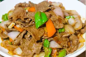 洋葱炒牛肉怎么做到鲜嫩不柴？大厨教你饭店的做法，原来这么简单