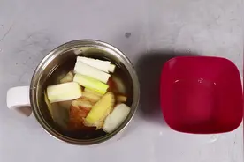 猪肉异味用清水洗不干净，妈妈教我几个笨方法，猪肉一干二净视频封面