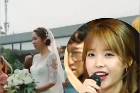 普通婚礼空降“顶流歌星”献唱祝福，现场欢呼！这份子钱太值了视频封面