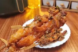 夏日撸串解馋，懒人版骨肉相连烤串，秘制调料配方是好吃的关键视频封面