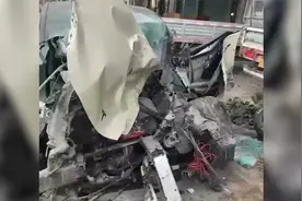 潮州一特斯拉疑似失控，高速狂奔致2死3伤，画面曝光！视频封面