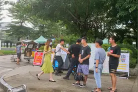实拍东莞蓝绿大厂vivo和oppo，这是小姐姐最多的电子厂？真的吗？