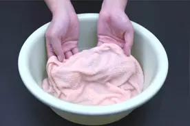 不管毛巾多脏，教你清洁方法，搓一搓毛巾立马干净如新，又学一招视频封面