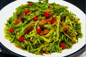 天热不想开火，教你苦苣新吃法，鲜香入味又爽口，解馋必备下酒菜