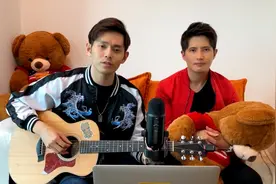 马来西亚男孩翻唱张紫豪《可不可以》，双人和声美哭我