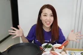 解馋烤冷面，自制酱料高级摆盘，天呐，这还是当初那个路边小吃吗视频封面